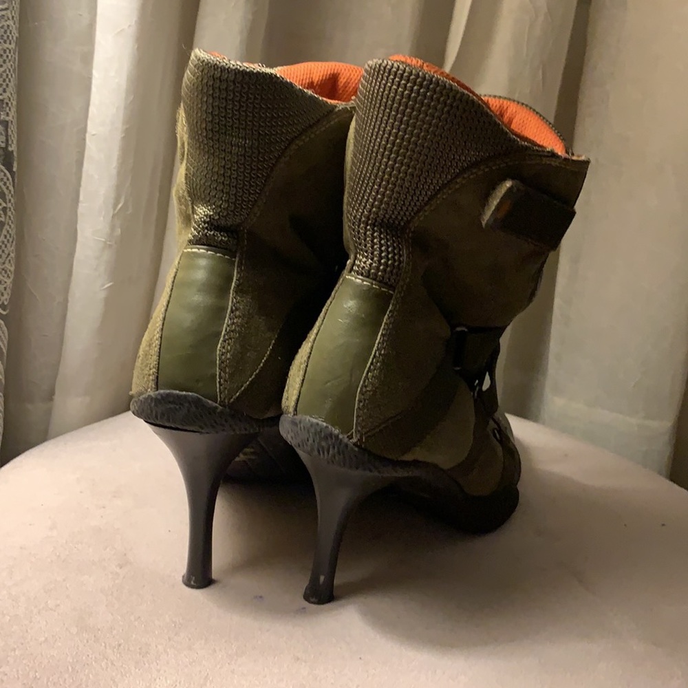 Heeled boots - Picture 3 of 12